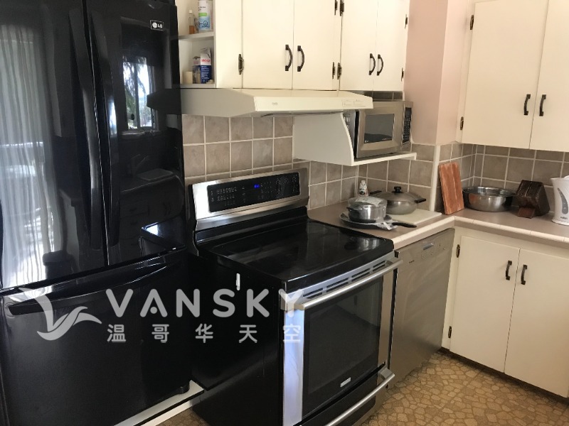 250729093115_kitchen 3.jpg